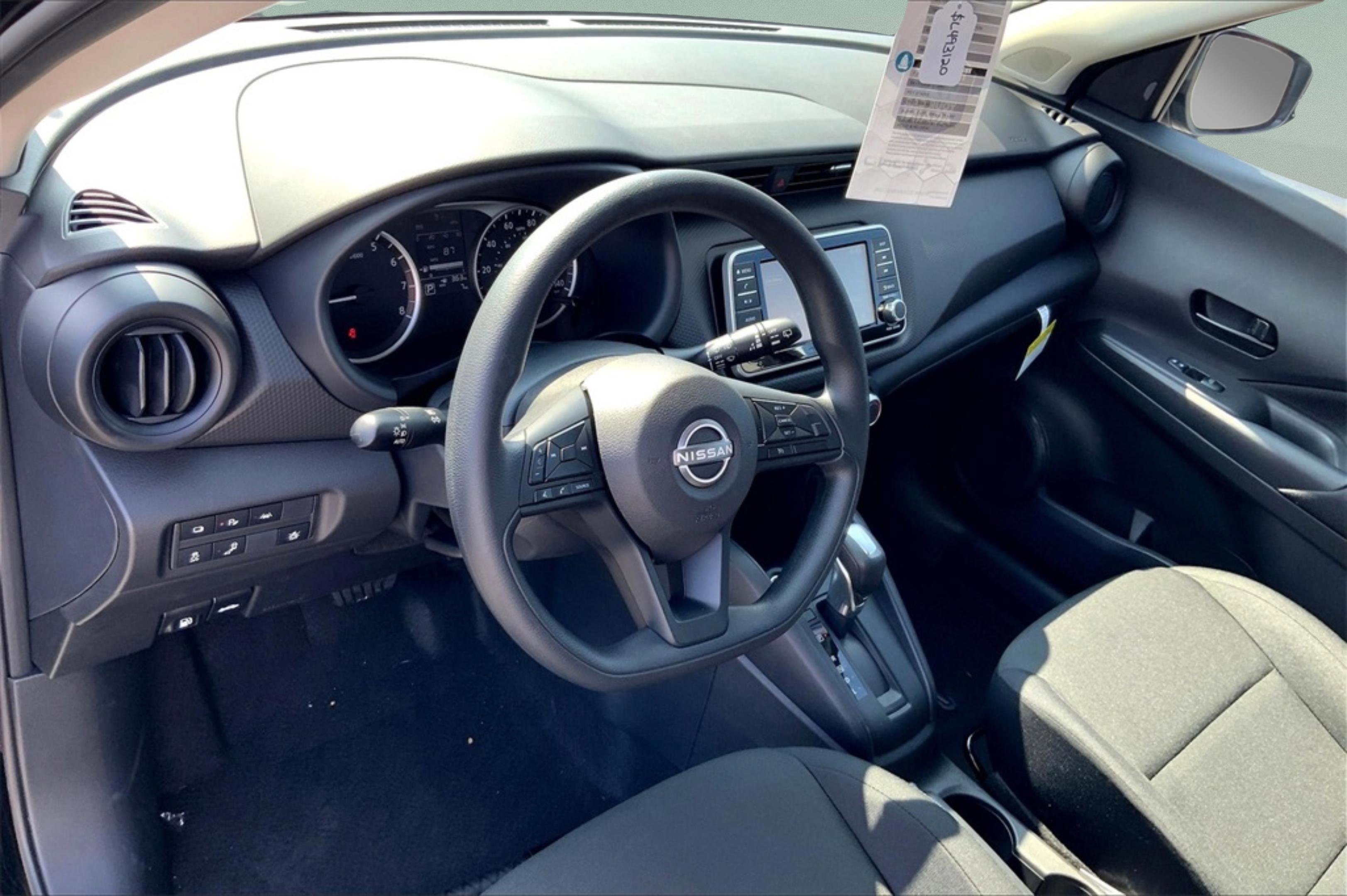 2025 Nissan KICKS PLAY Base - Photo 6