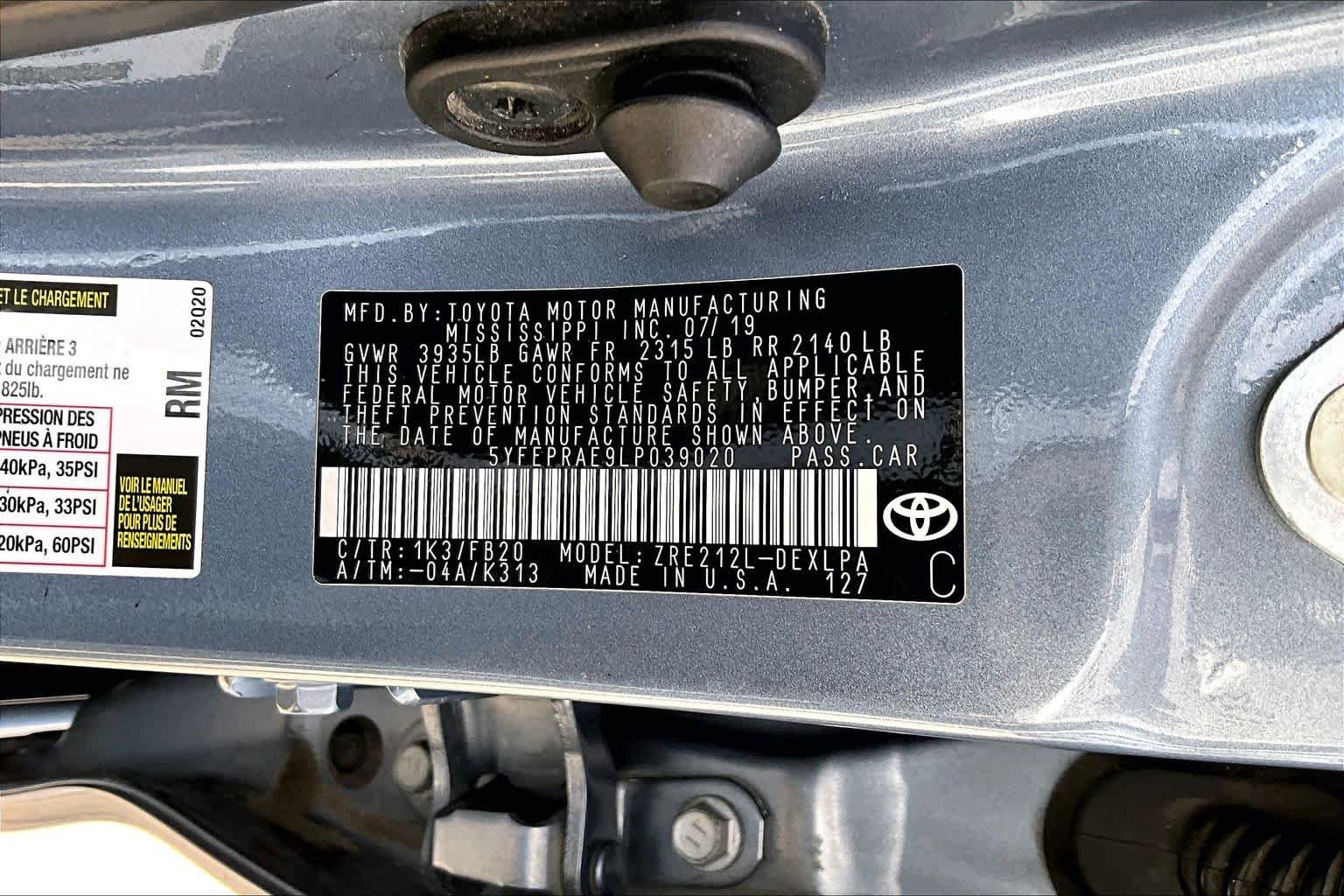 Used 2020 Celestite Toyota LE image 32