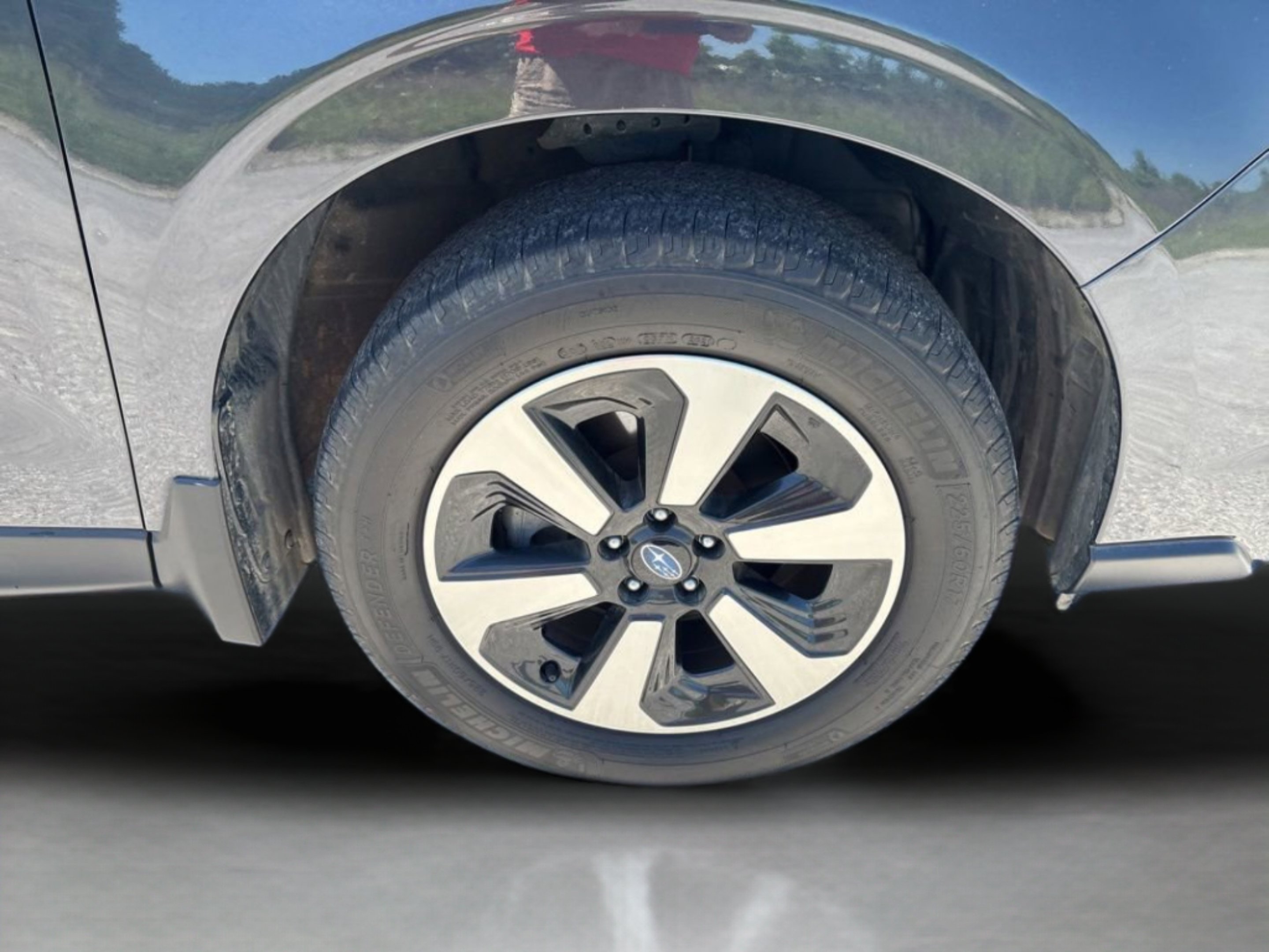 Used 2017 Dark Gray Metallic Subaru Limited image 37