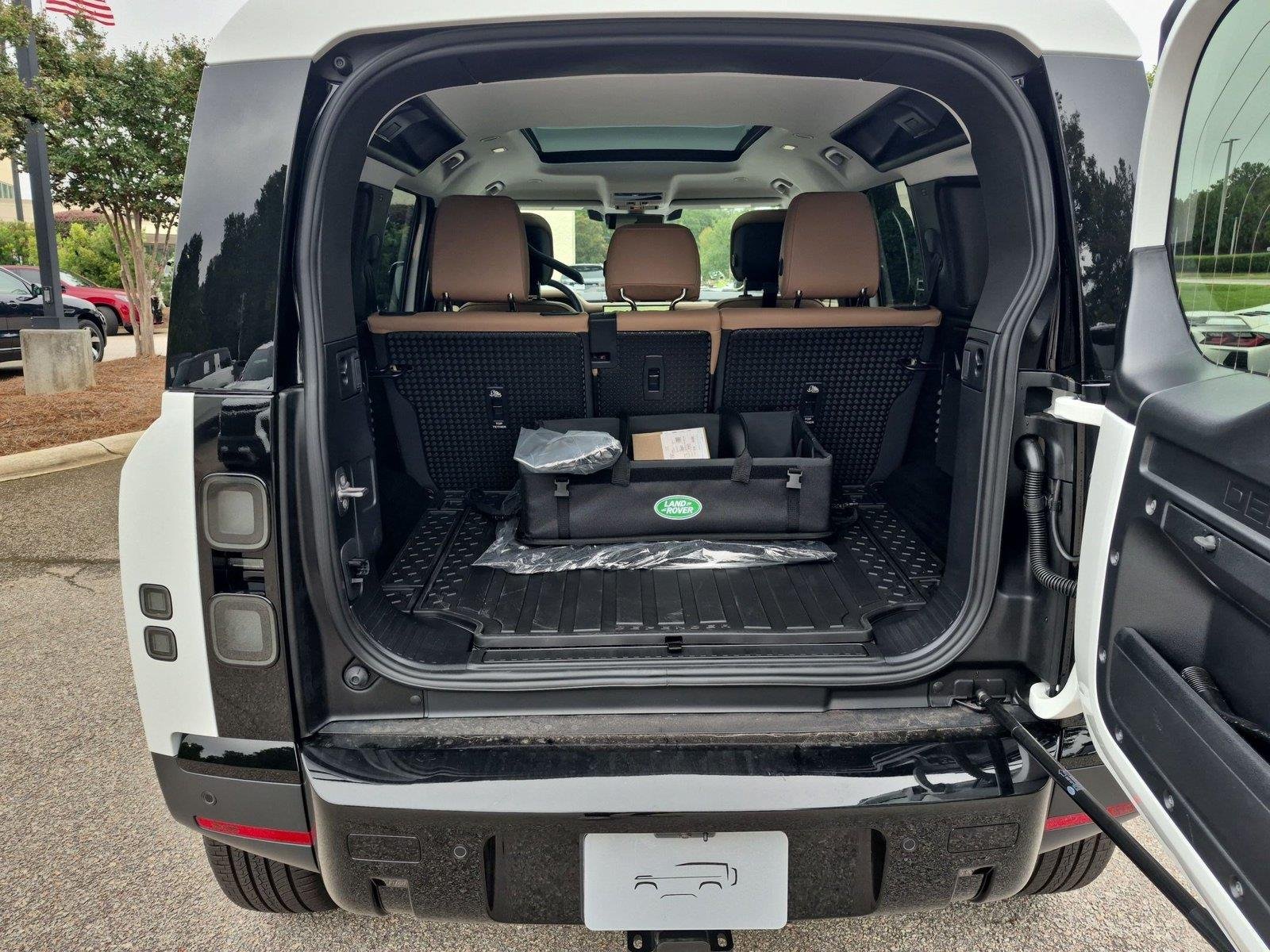 New 2026 Fuji White Land Rover S image 30