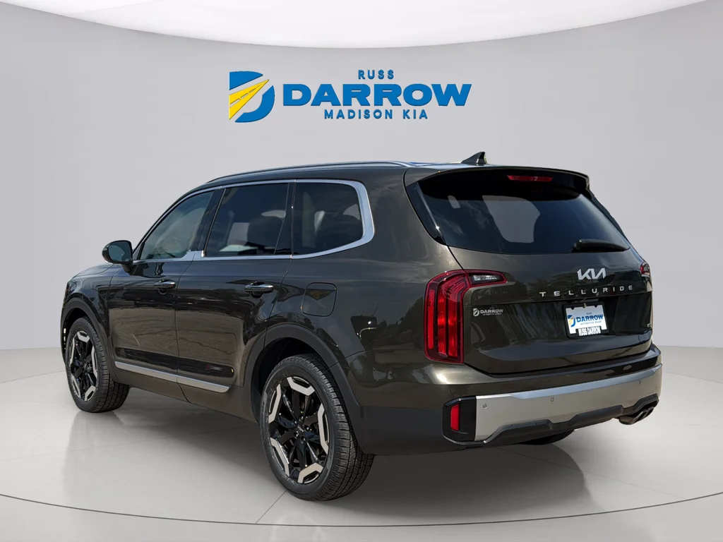 Certified Used 2023 Dark Moss Kia S image 3