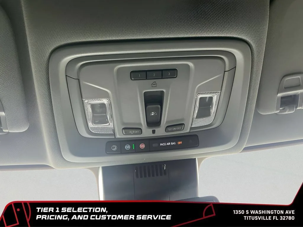 Used 2024 Onyx Black GMC Denali image 46