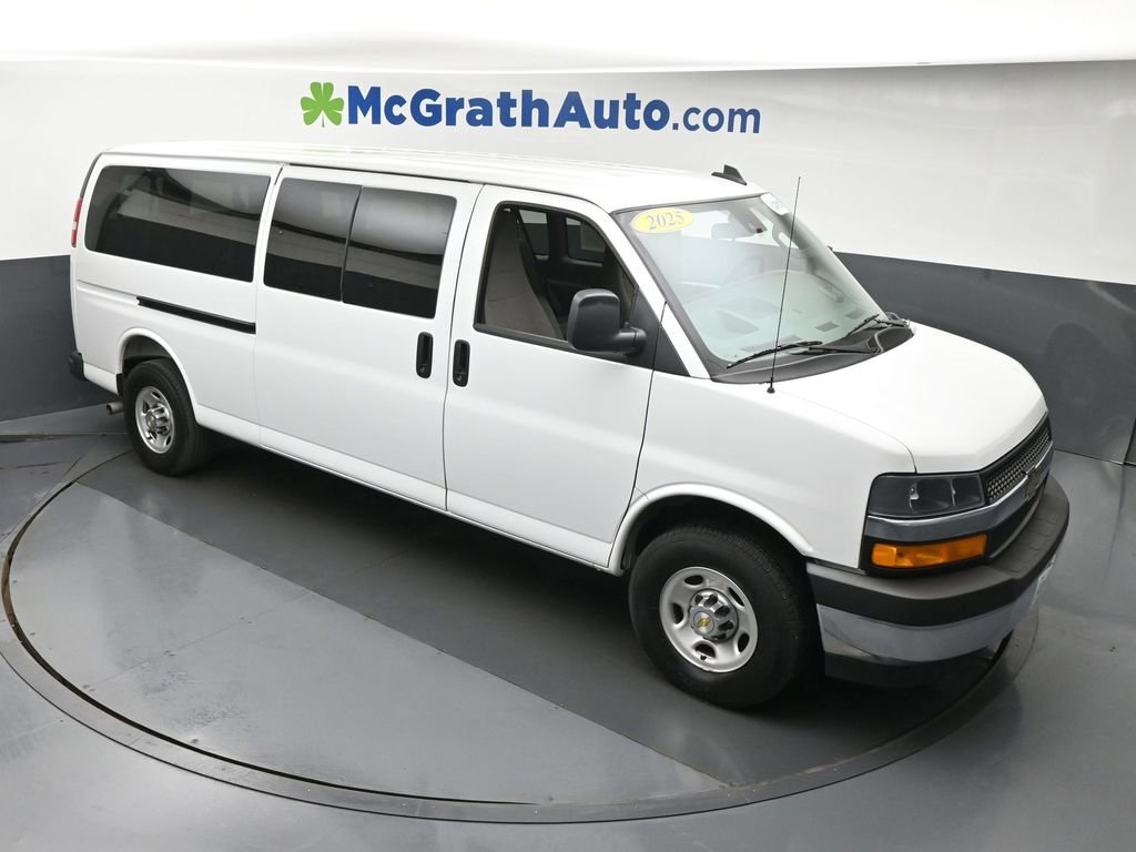 Used 2025 White Chevrolet LT image 3