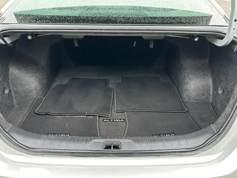 Used 2024 Silver Nissan 2.5 SV Sedan 4D image 51