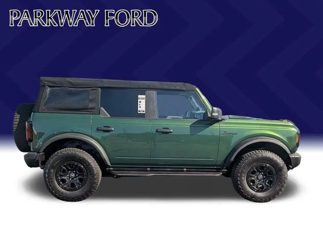 Used 2022 Green Ford Badlands image 3