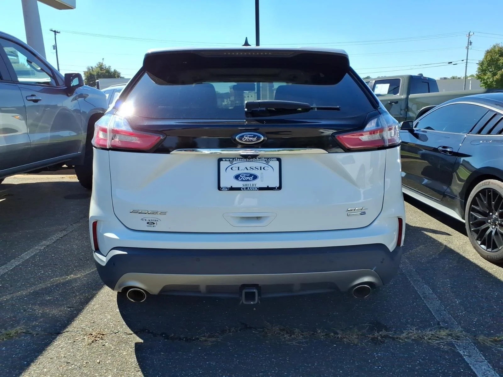 Used 2020 Star White Metallic Tri-Coat Ford SEL image 5