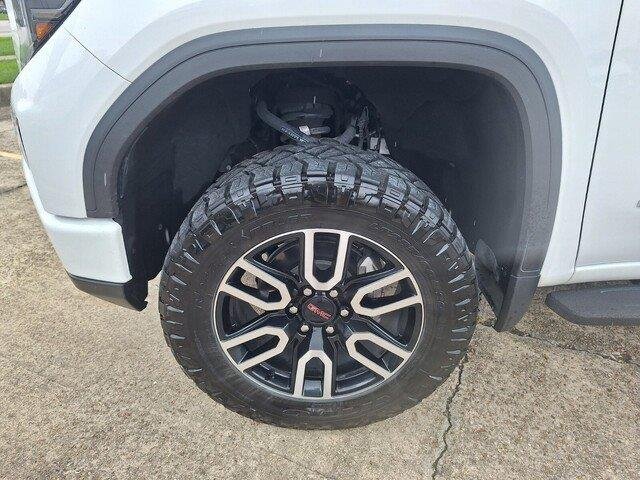 Used 2023 WHITE GMC AT4 image 11