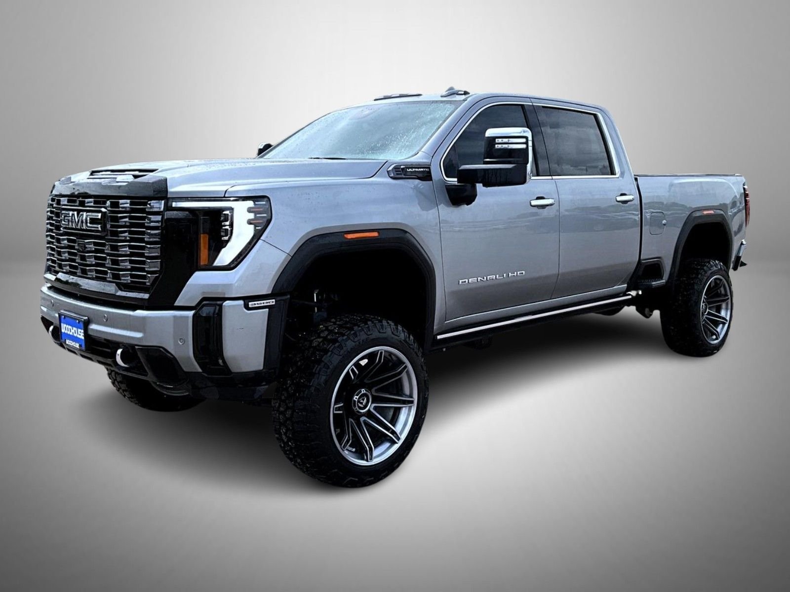Used 2025 Silver GMC Denali Ultimate image 1