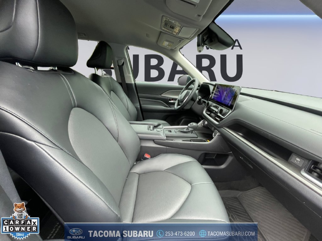 Used 2026  Toyota XLE image 17