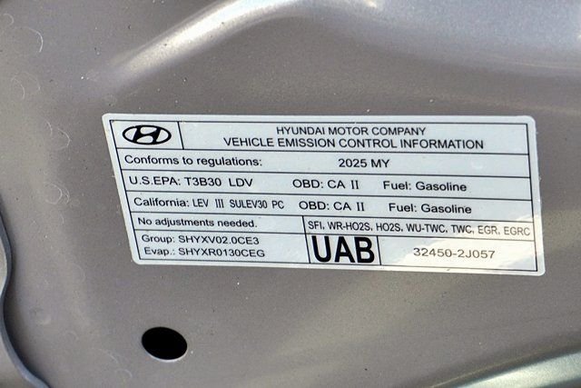 Used 2025 Gray Hyundai SEL Sport image 31