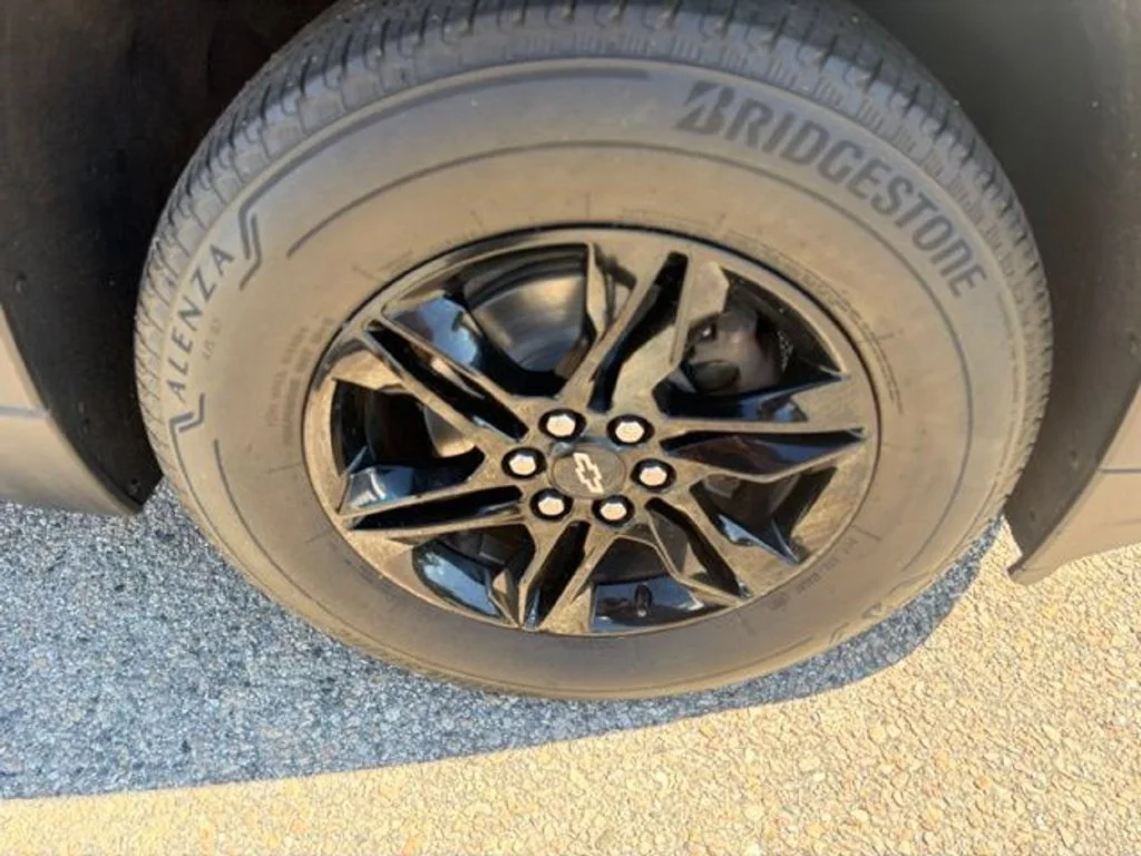 2023 Chevrolet Traverse 1LT - Photo 38