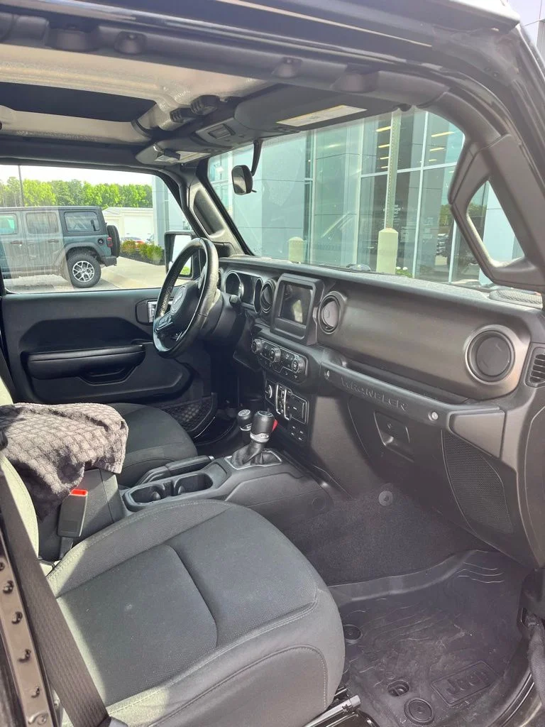 Used 2020 Black Clearcoat Jeep Unlimited Sport S image 9