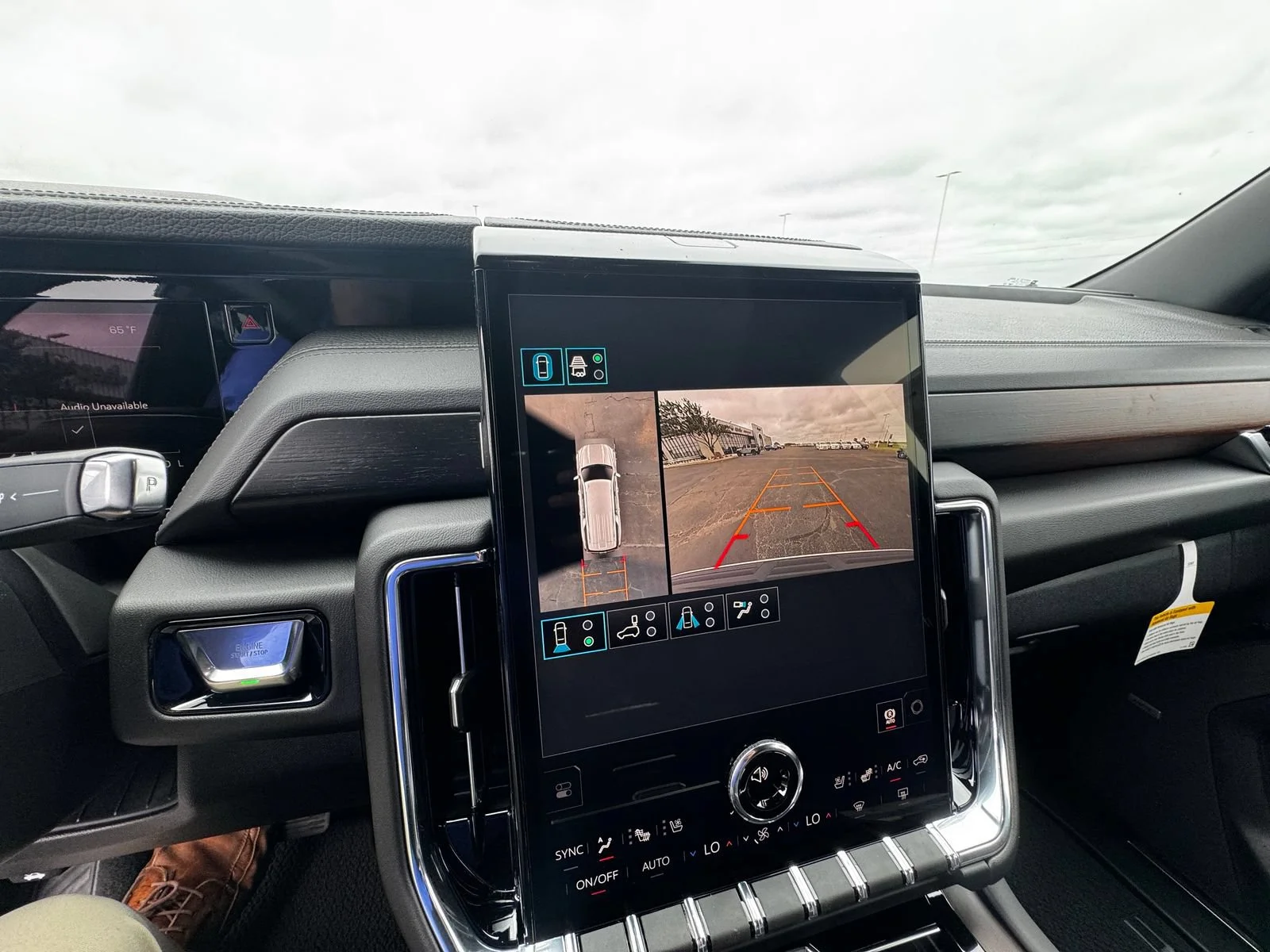 2026 GMC Yukon XL Denali - Photo 19