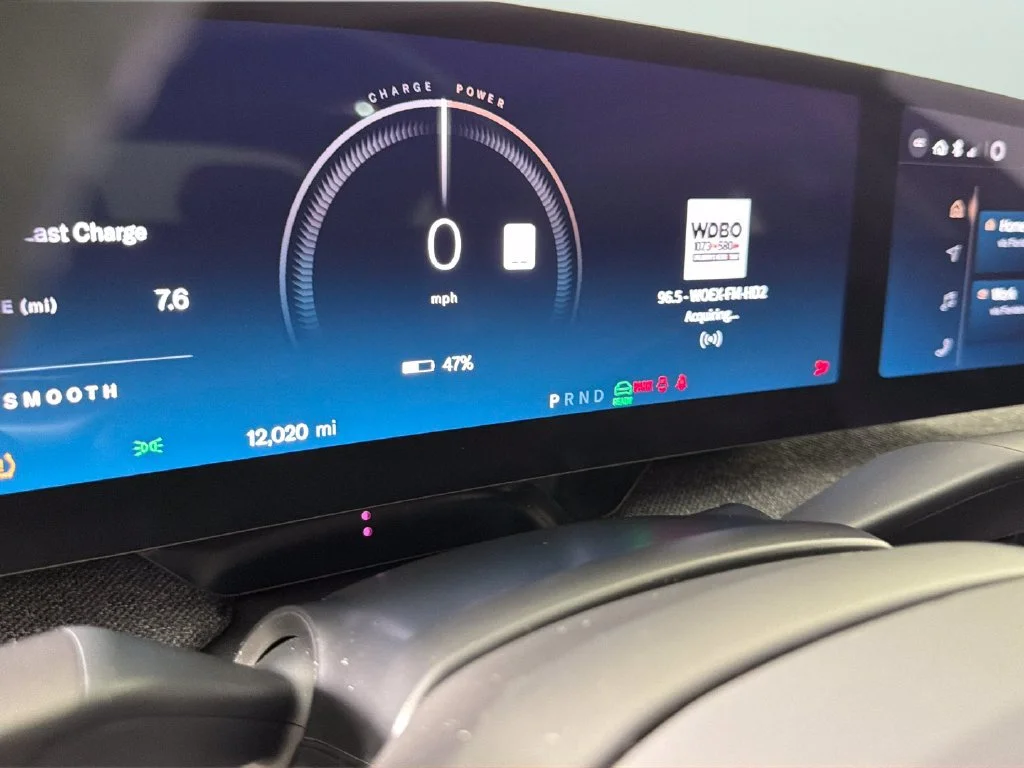 Used 2025  LUCID Pure image 22