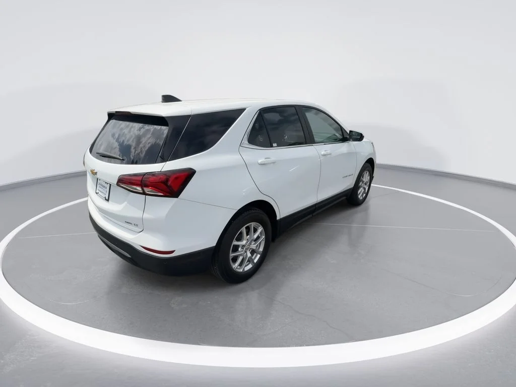 Used 2024 White Chevrolet LT image 8