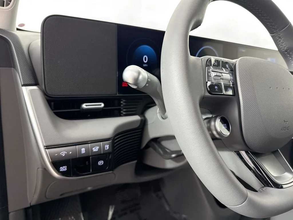 Used 2025 Blue Hyundai SEL image 10