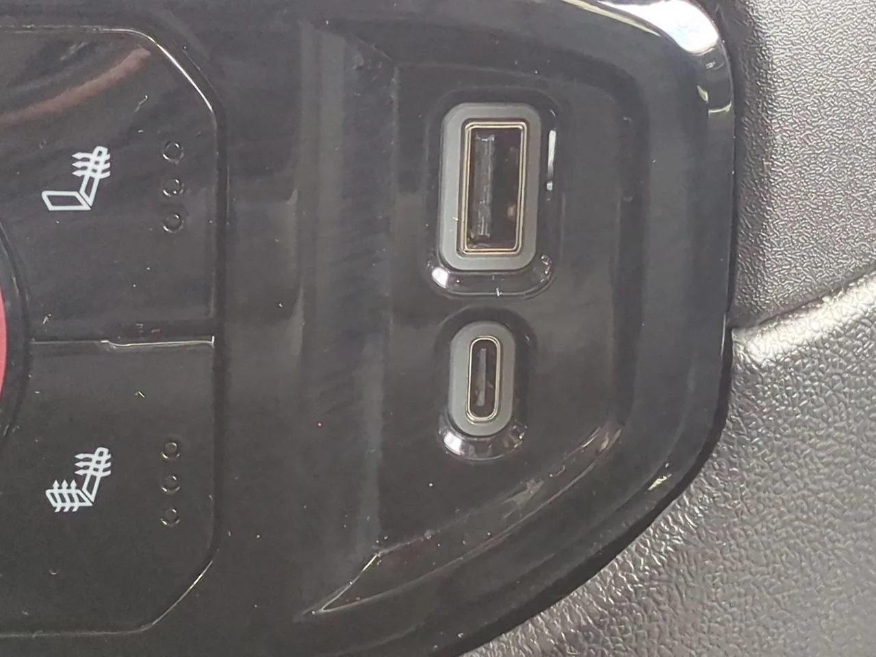 Used 2025 Onyx Black GMC SLT image 19