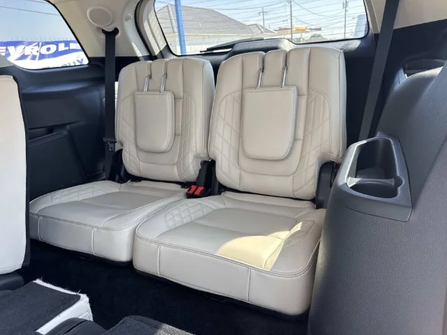 Used 2018 Silver Ford Platinum image 48