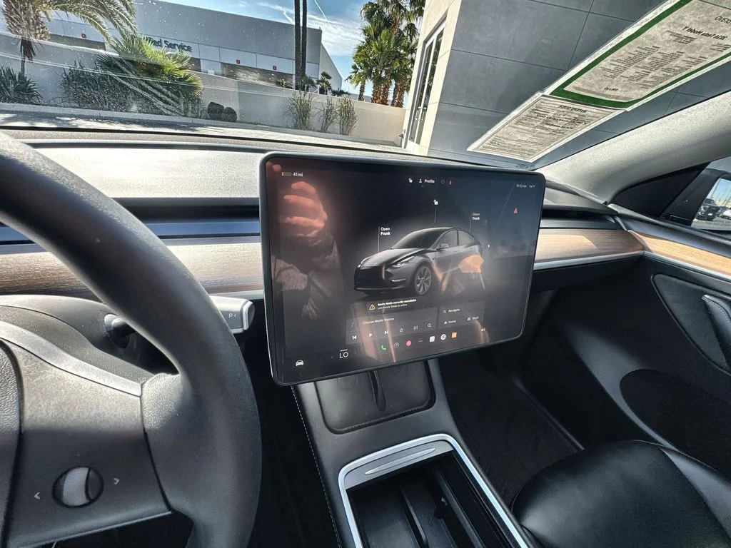 Used 2024  Tesla Long Range image 12