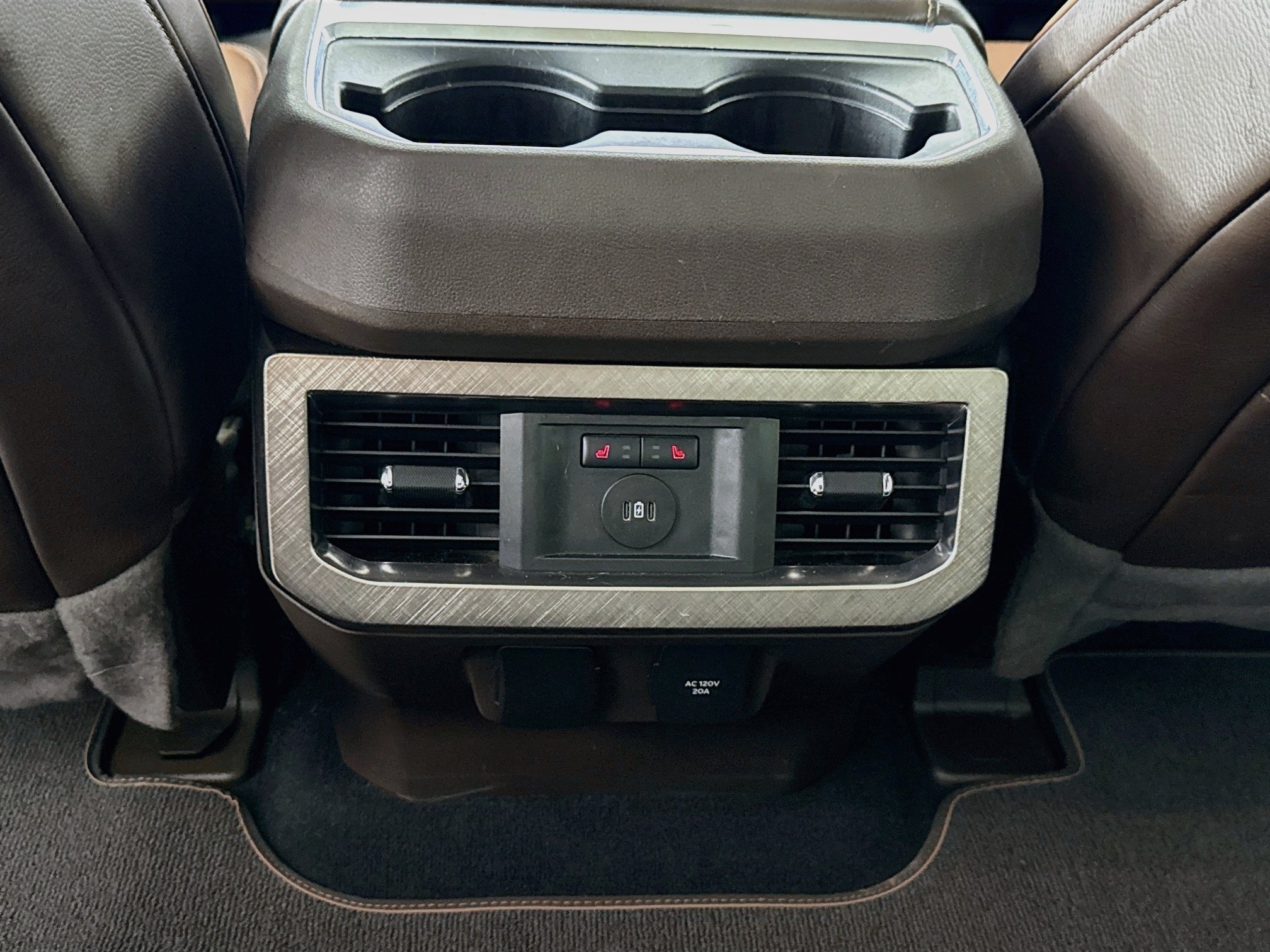 Used 2024  Ford King Ranch image 27