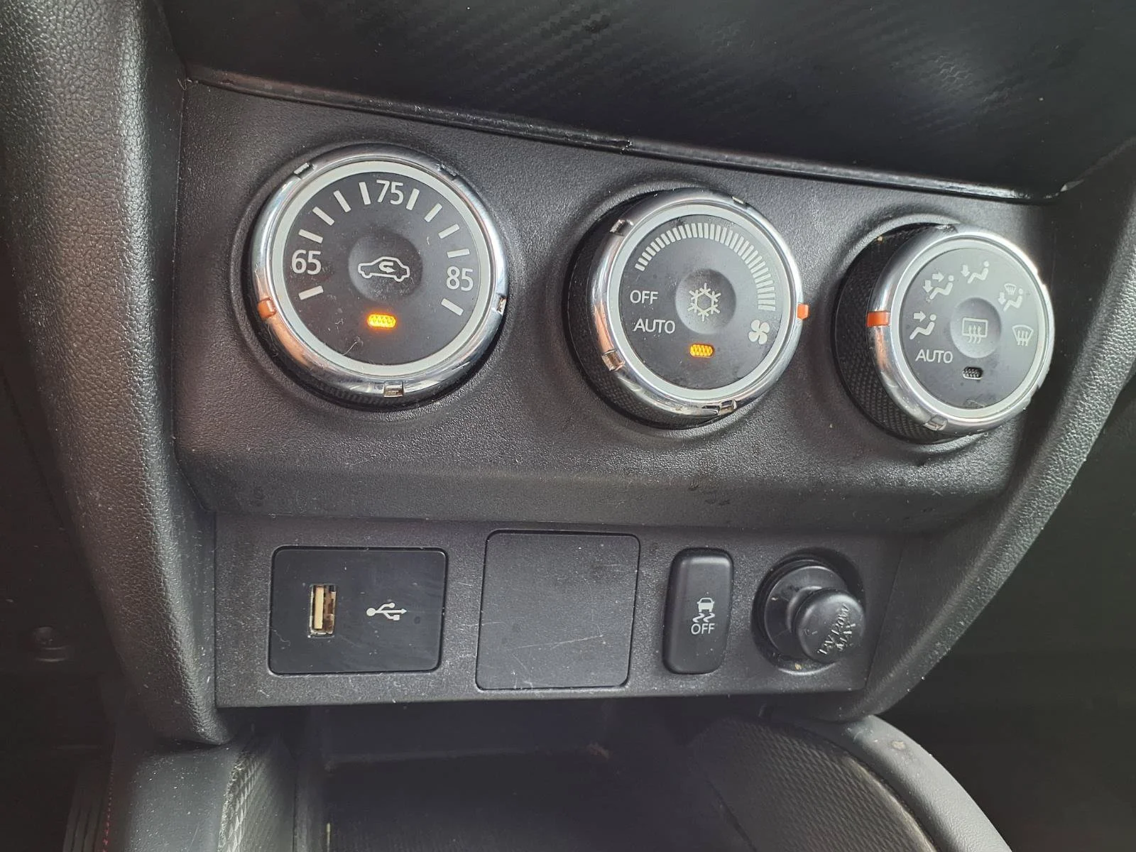 Used 2018 Black Mitsubishi ES 2.0 image 8