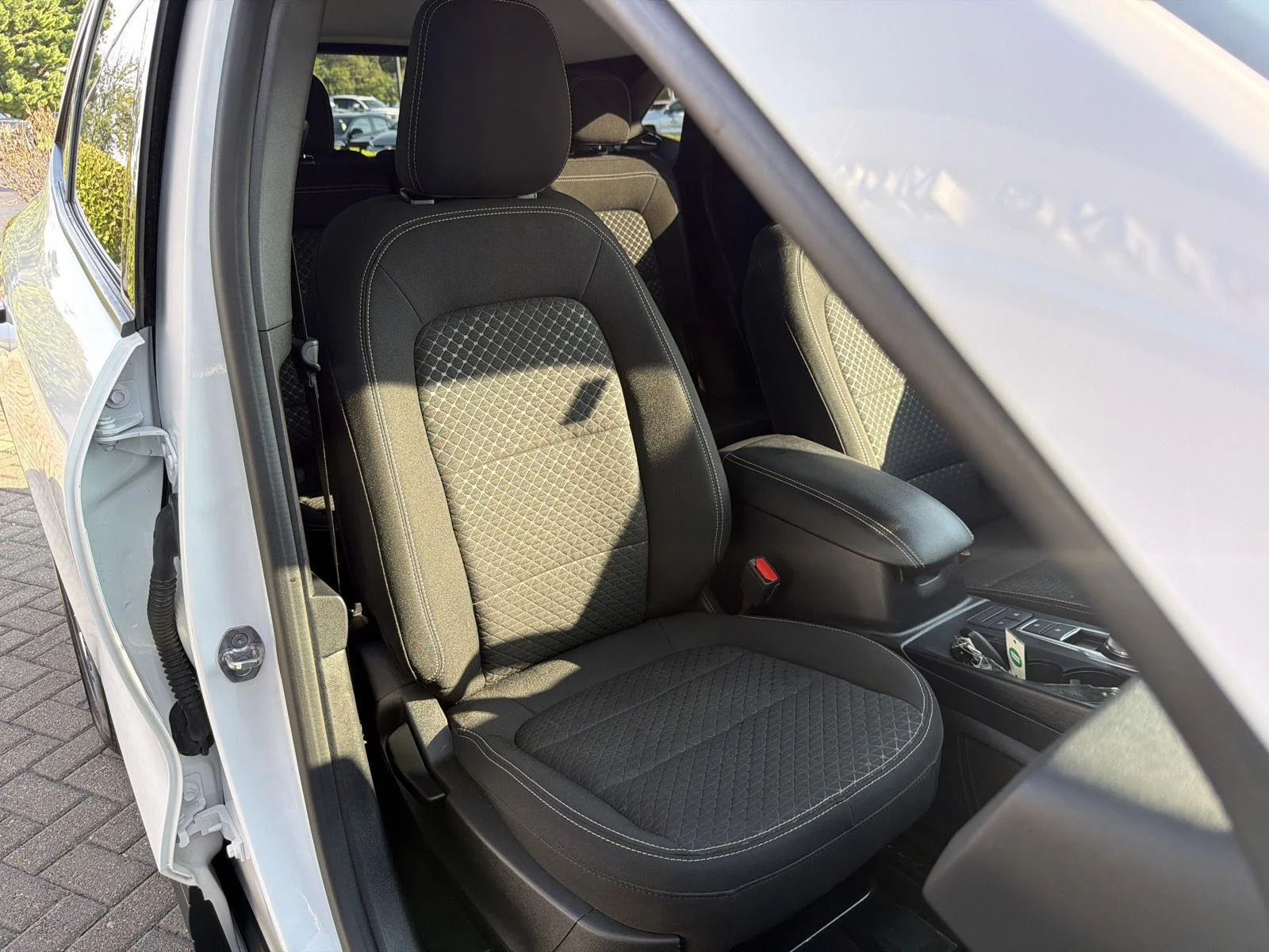 Used 2023 Oxford White Ford Active image 31