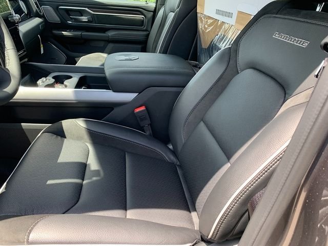New 2026 Granite Crystal Metallic Clear-Coat Exterior Paint RAM Laramie image 11