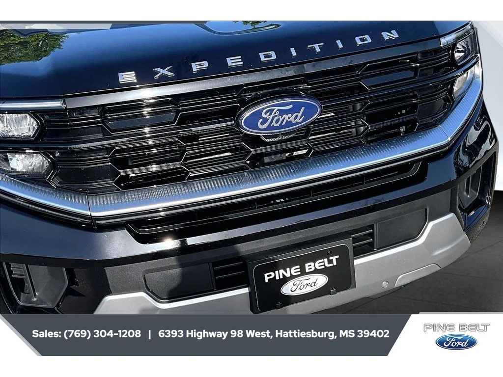 Used 2025 Agate Black Metallic Ford Platinum image 22