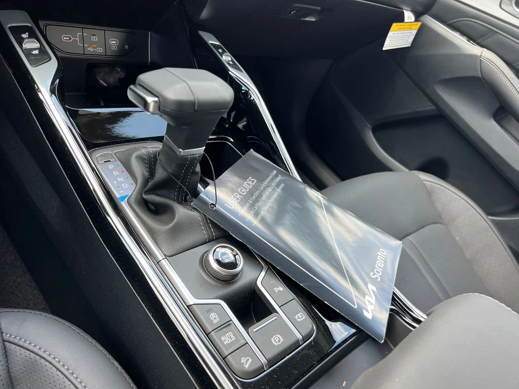 2025 Kia Sorento SX - Photo 30