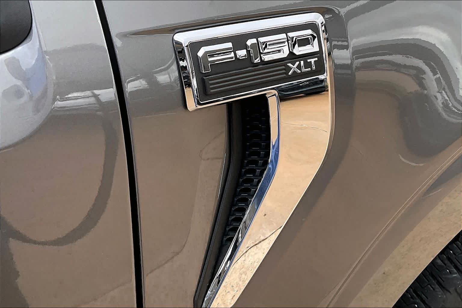 Used 2025 Carbonized Gray Ford XLT image 9