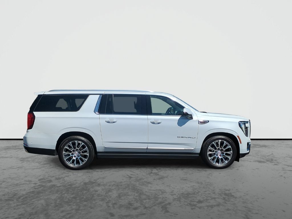 2026 GMC Yukon XL Denali - Photo 9