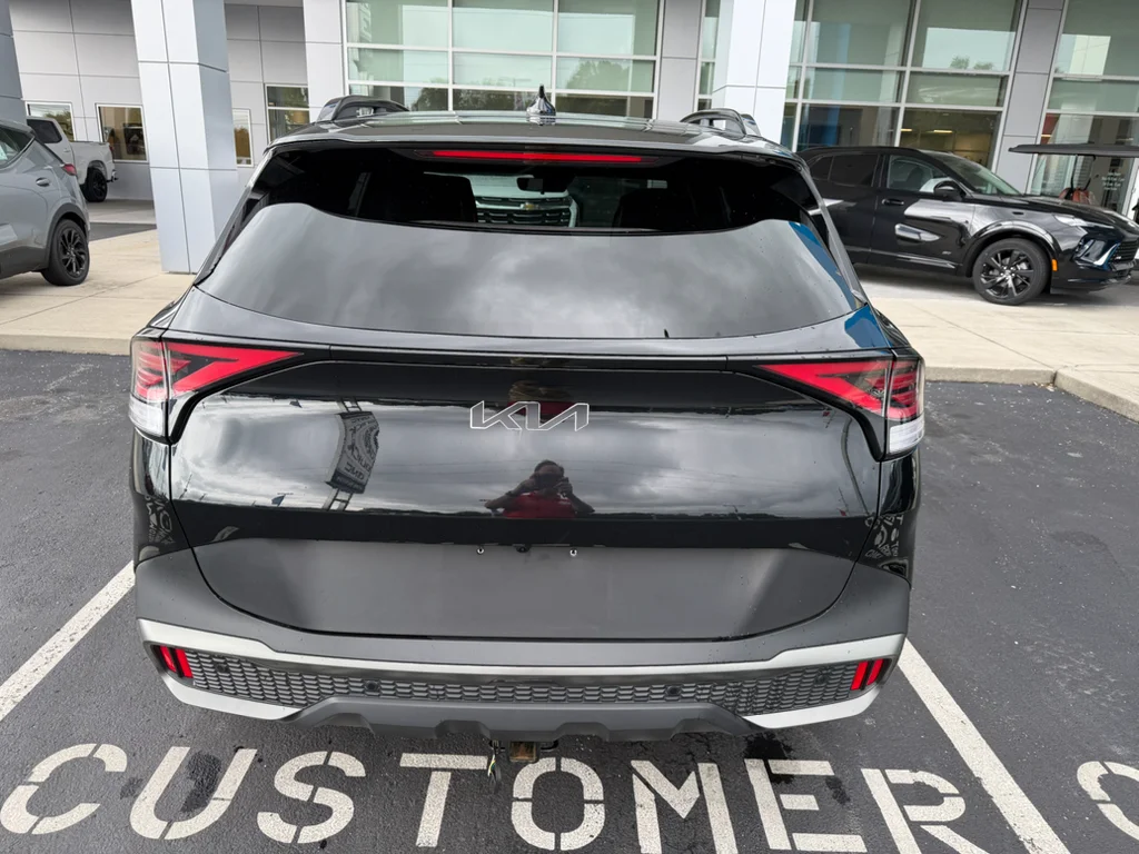 Used 2023 Black Kia X-Pro Prestige image 5