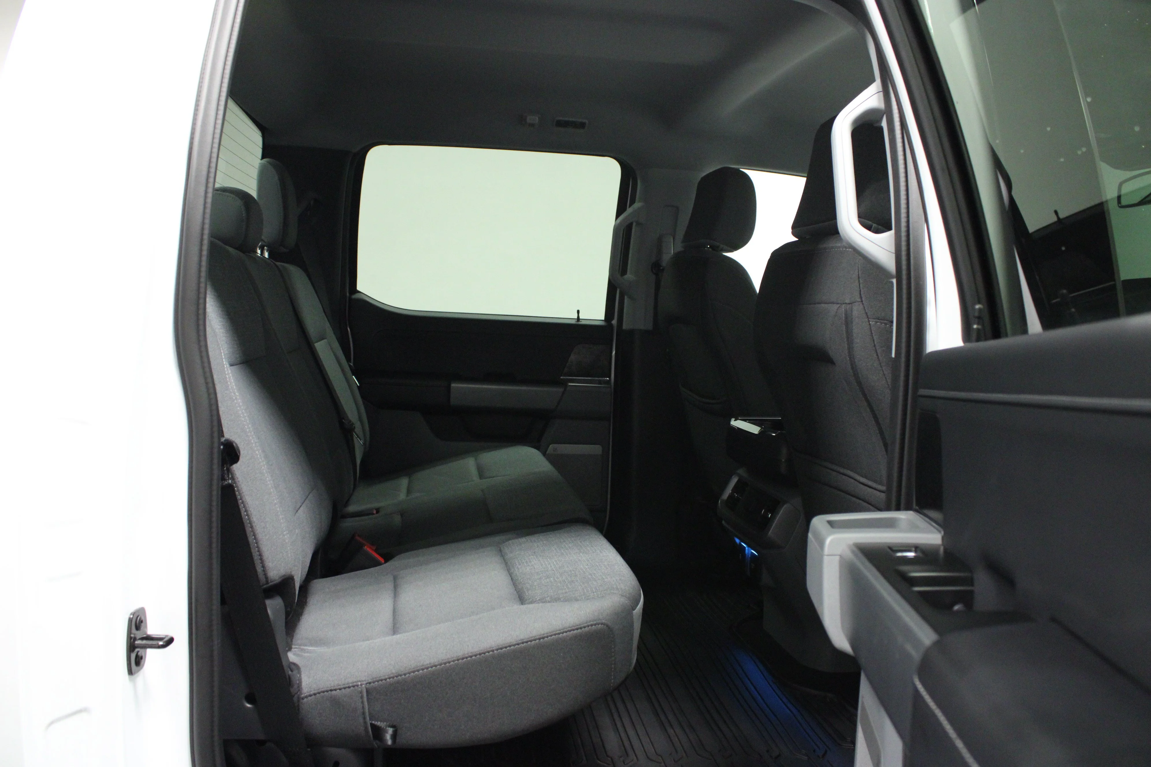 Used 2024 Oxford White Ford Flash image 15