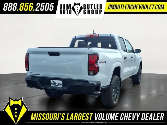 New 2026 Summit White Chevrolet WT image 19