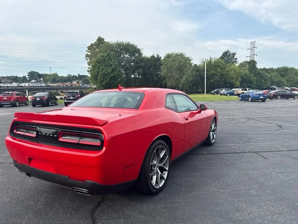 Used 2022 Torred Clearcoat Dodge GT image 8