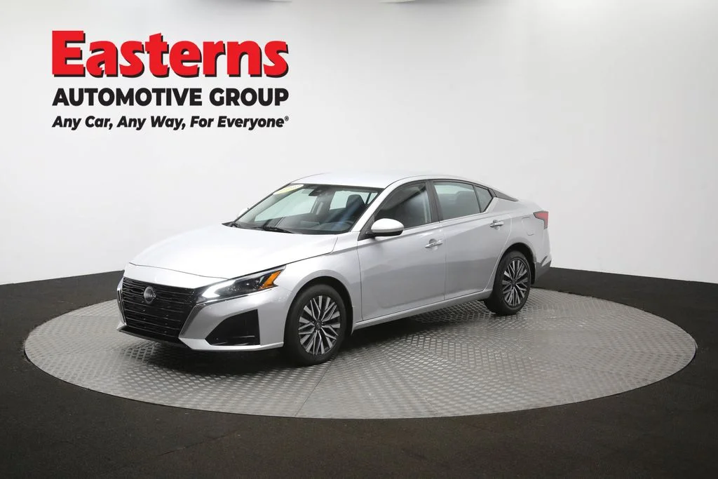 Used 2023 Silver Nissan 2.5 SV image 55