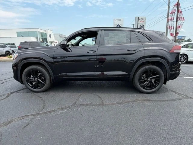 New 2026 Deep Black Pearl Volkswagen 2.0T SEL R-Line Black image 4