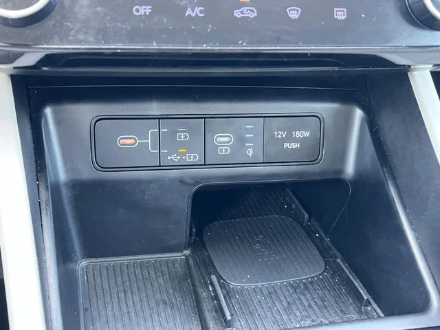 Used 2025 Green Hyundai SEL image 21