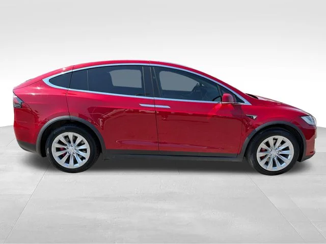 Used 2018  Tesla P100D image 8