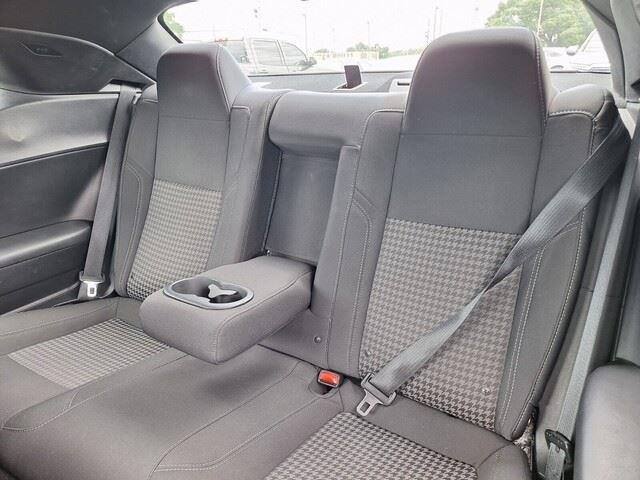 Used 2019 Granite Pearlcoat Dodge SXT image 21