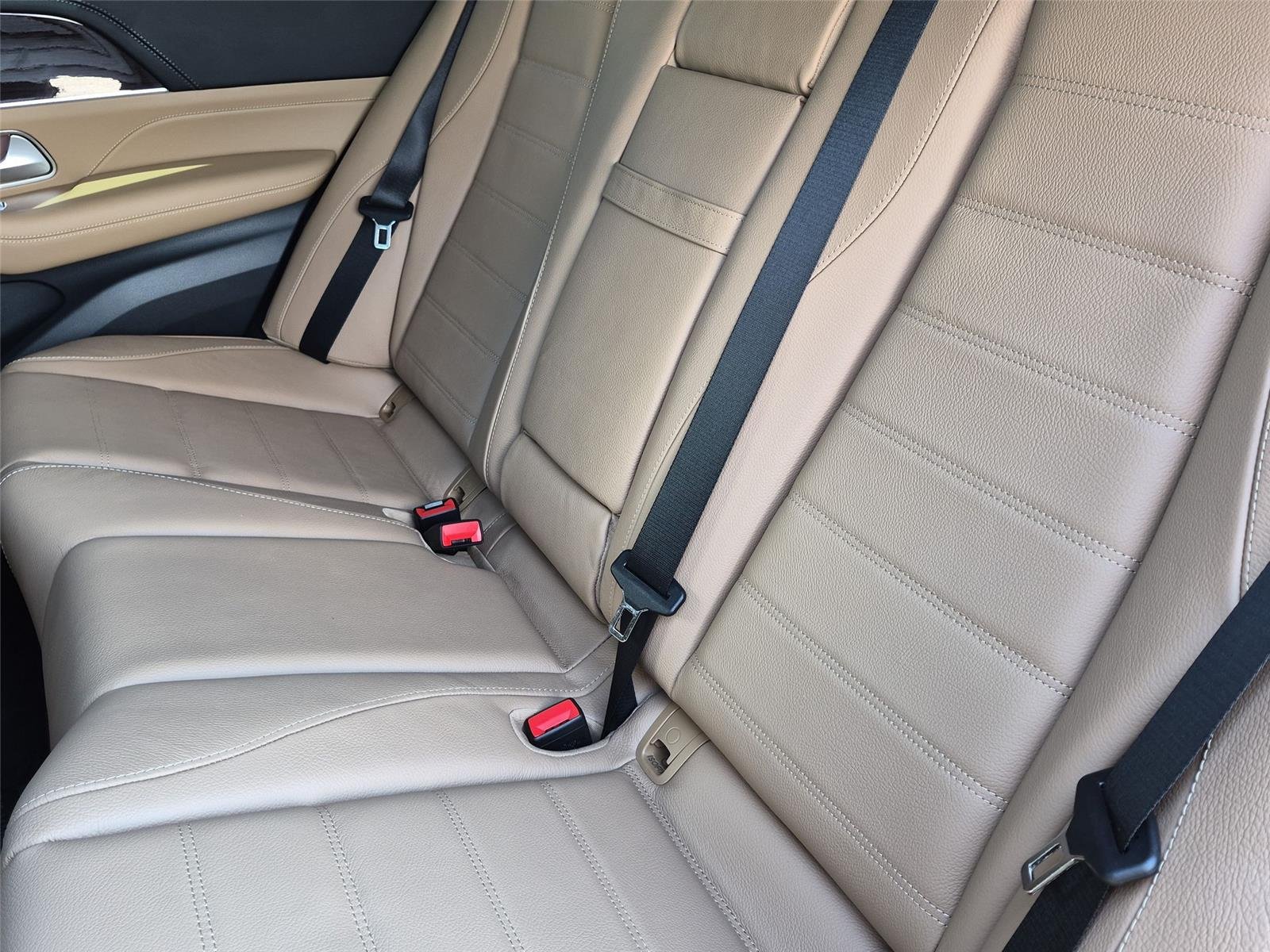 Used 2025 MANUFAKTUR Signature Ireland Mid Green Metallic Mercedes-Benz GLE 450 image 33