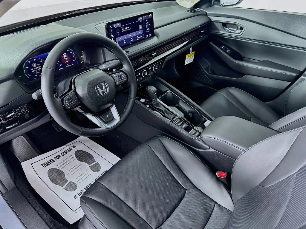 New 2026 Urban Gray Pearl Honda Touring image 14