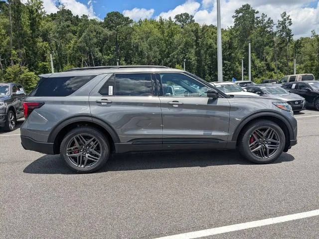 New 2026 Carbonized Gray Metallic Ford ST-Line image 31