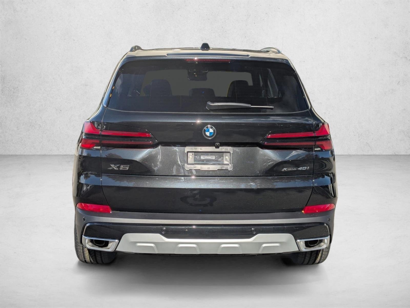 Used 2026 Black Sapphire Metallic BMW xDrive40i image 8