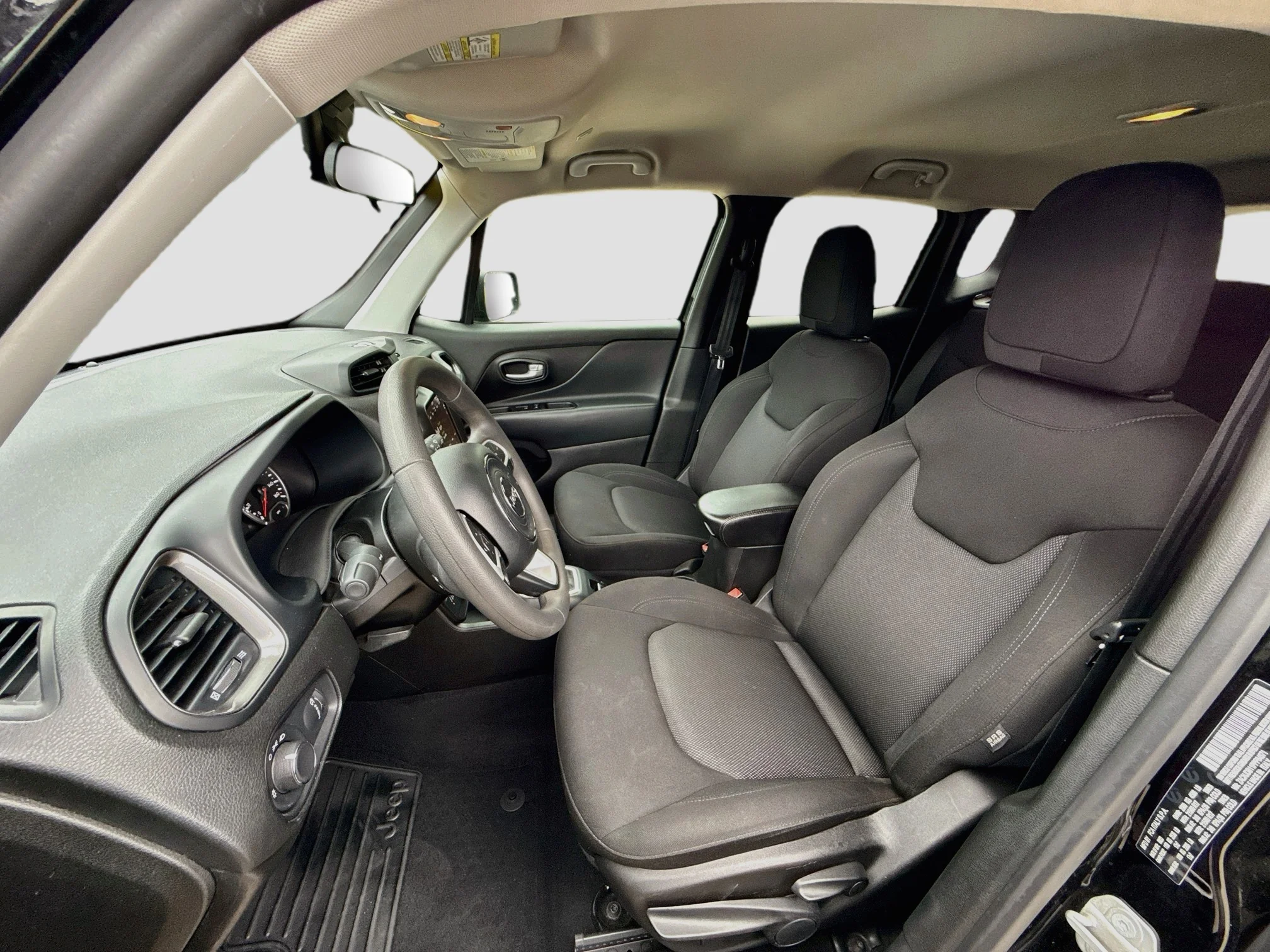 Used 2023 Black Clearcoat Jeep Latitude image 21
