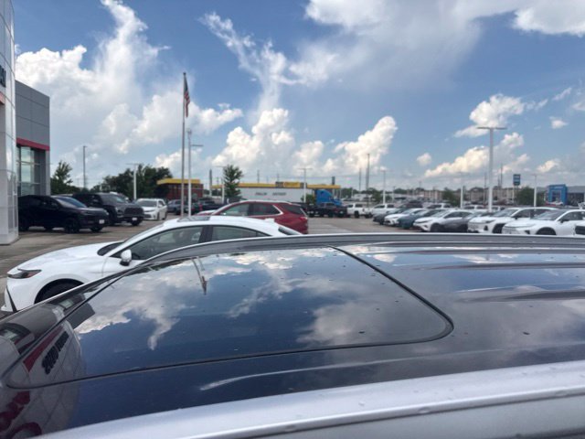 Used 2022 Black Hyundai SEL image 4