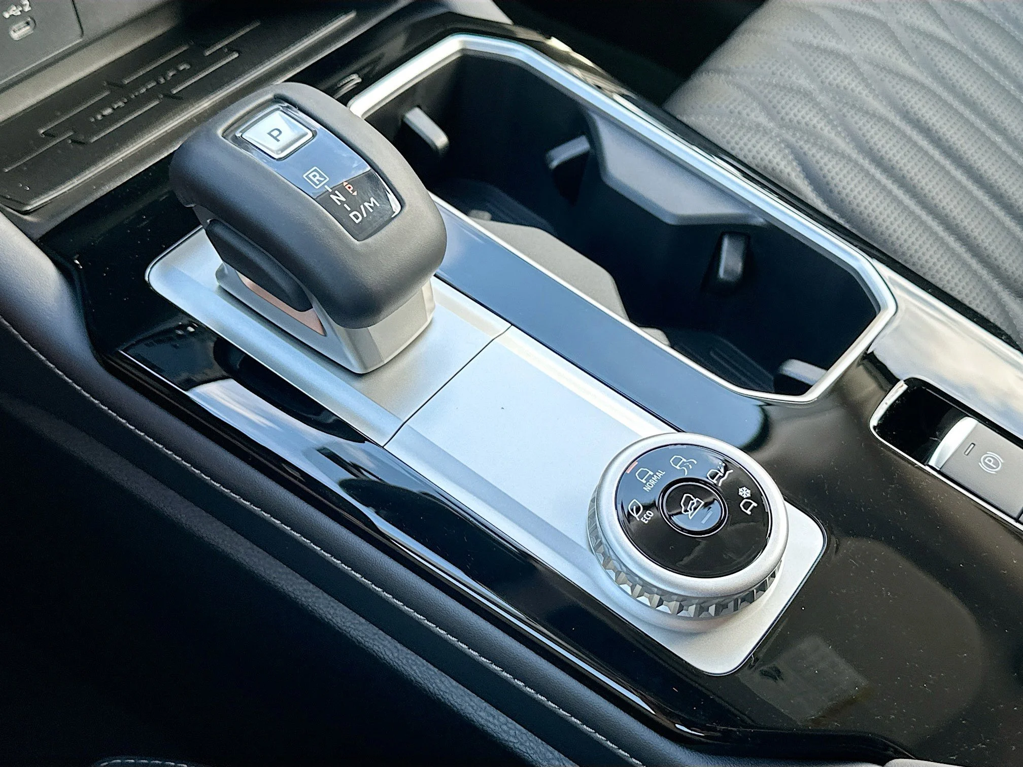 2026 Mitsubishi Outlander SEL - Photo 12