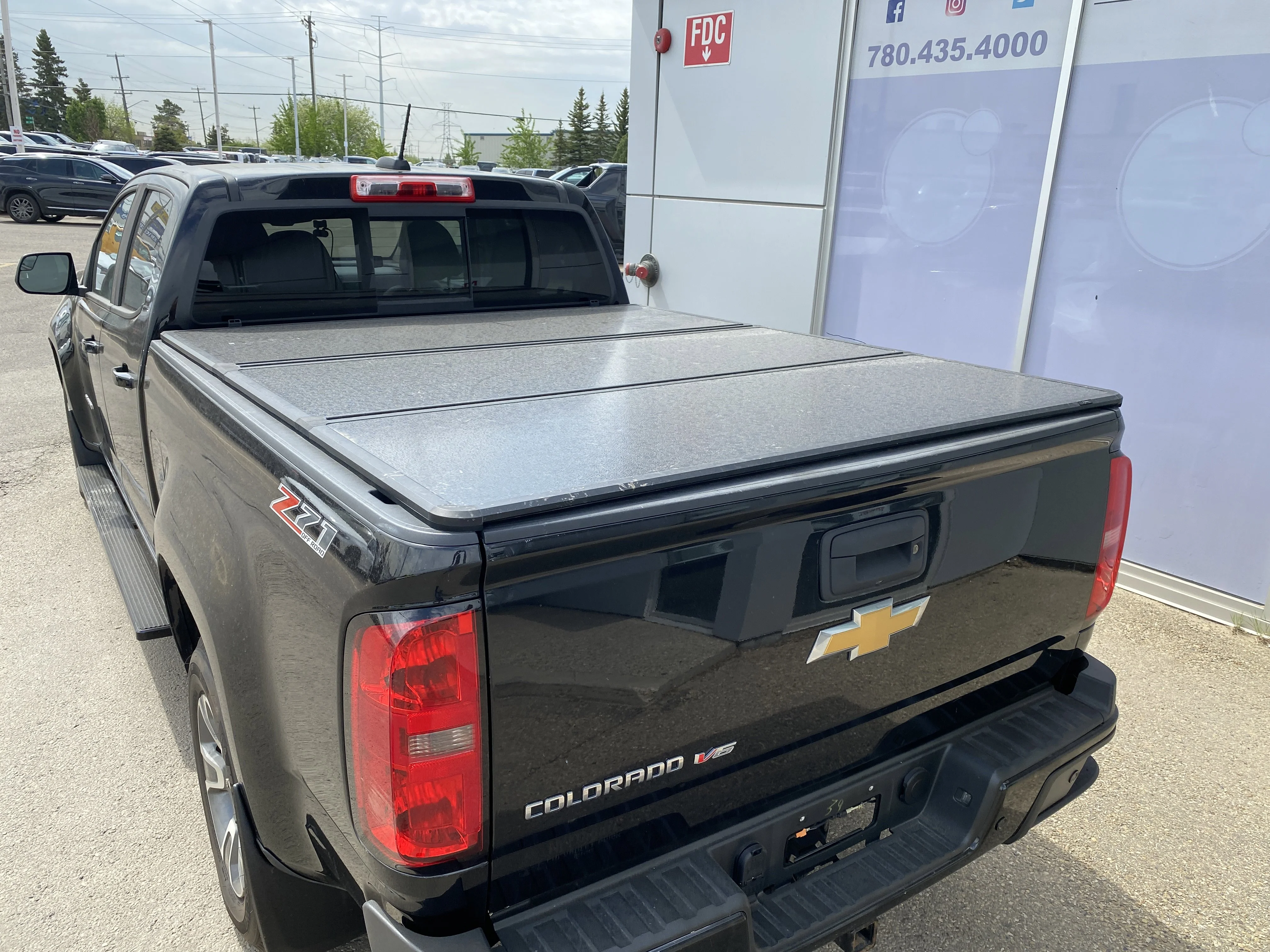 Certified Used 2020 Black Chevrolet 4WD Z71 Crew Cab  * LONG WHEEL BASE * BOSE SOUND SYSTEM * 3.6L V6 * image 4