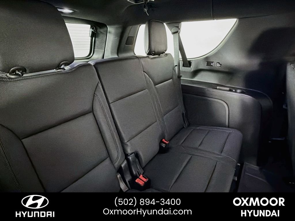 Used 2023 Black Chevrolet Z71 image 28