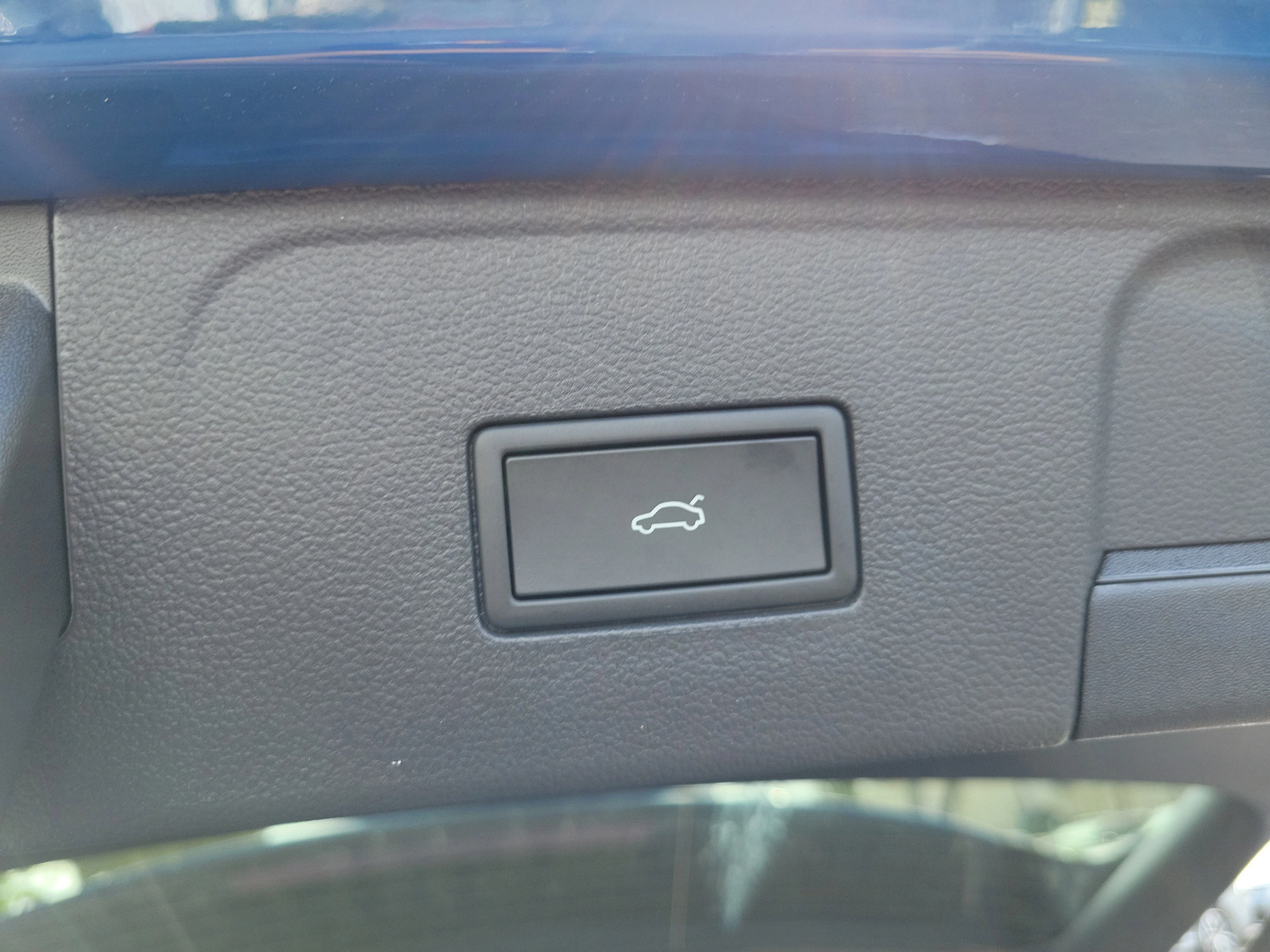New 2026 Blue Volkswagen 2.0T SE w/Technology image 15